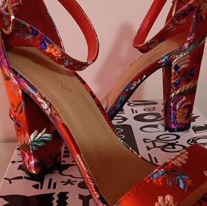 Elegant Floral Embroidered Heels